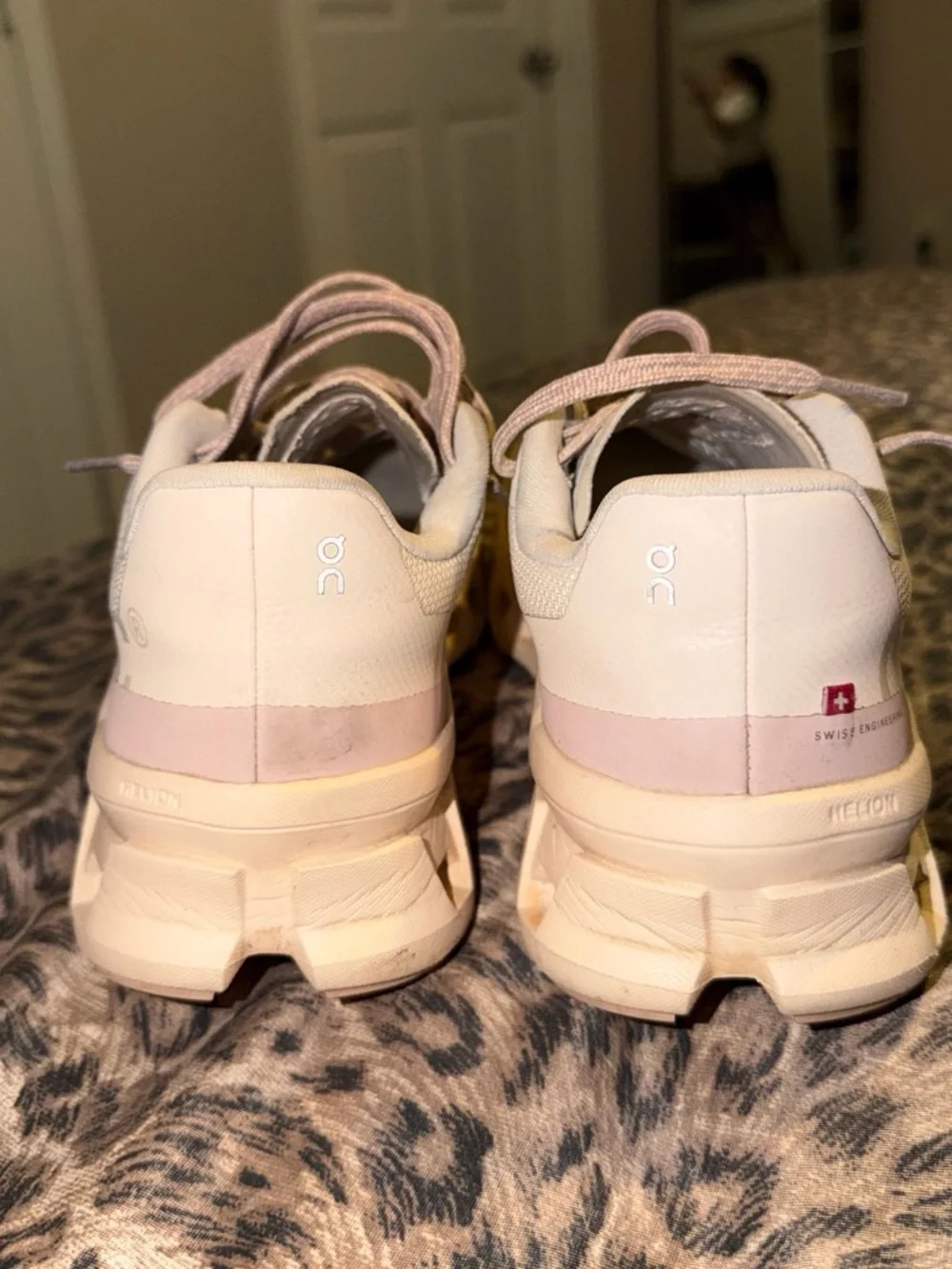 On Running Women's Trainers in Light Blush
